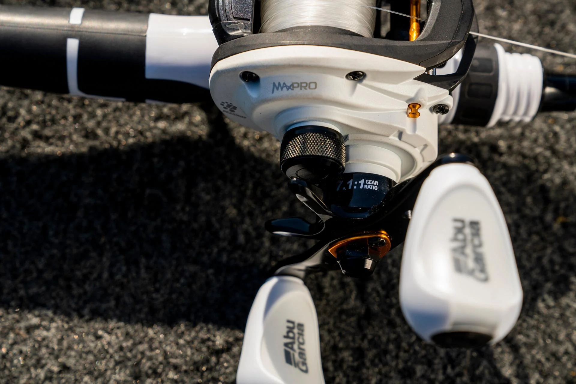 ABU_LOW_PROFILE_REEL_MAX_PRO_LP_LIFESTYLE_2021_004